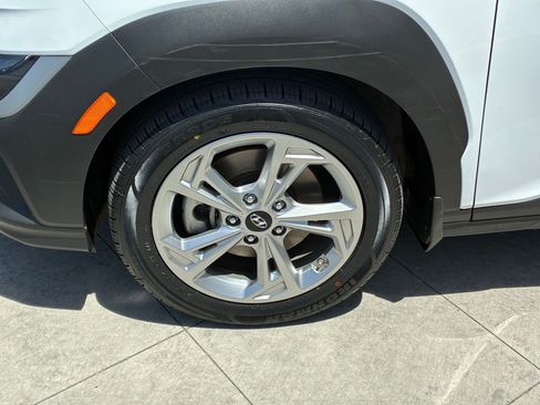 Certified 2022 Hyundai Kona SEL w/ Convenience Package AWD/4WD image 13