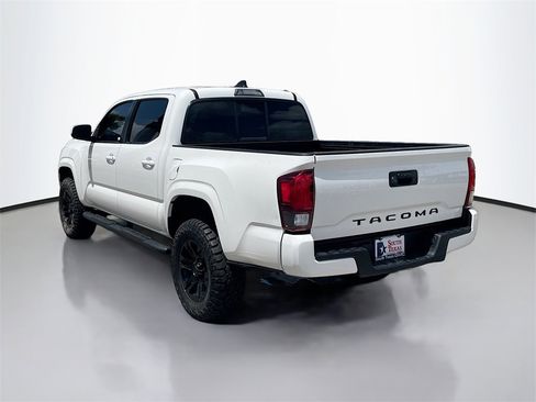 Used 2022 Toyota Tacoma SR image 4