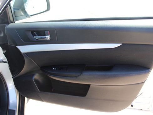 Used 2012 Subaru Outback 2.5i w/ Alloy Wheel Pkg image 12