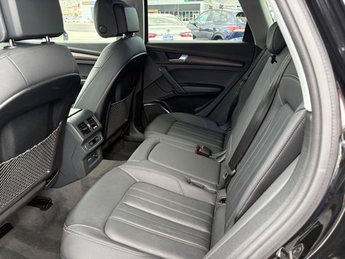 Used 2023 Audi Q5 2.0T Premium w/ S Line w/ Convenience Package AWD/4WD image 8
