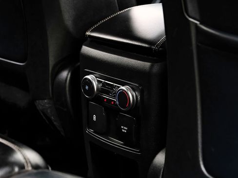 Used 2020 Ford Explorer Limited image 33