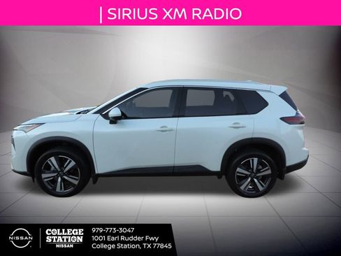 Used 2025 Nissan Rogue SL image 7