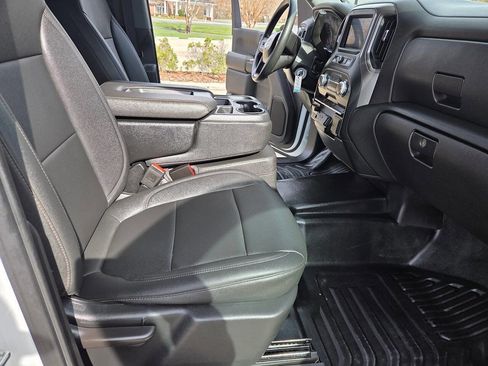 Used 2023 GMC Sierra 3500 Pro w/ Convenience Package image 12