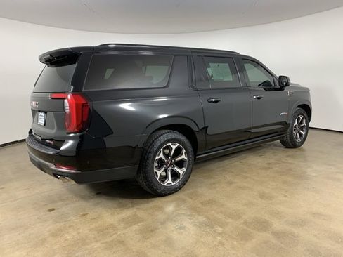 Used 2025 GMC Yukon XL AT4 Ultimate image 8