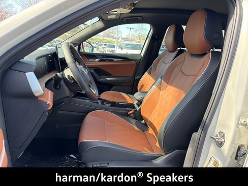 New 2026 Volkswagen Tiguan SEL R-Line image 10