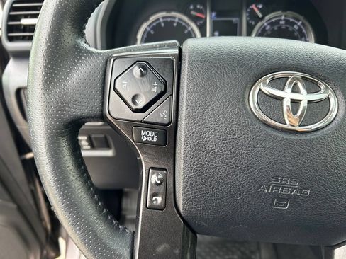 Used 2021 Toyota 4Runner Venture w/ Moonroof Package AWD/4WD image 22