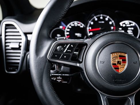 Certified 2023 Porsche Cayenne Coupe image 17