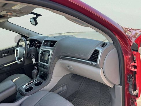 Used 2013 GMC Acadia SLE FWD image 3