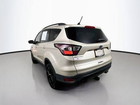 Used 2018 Ford Escape SE w/ SE Sport Appearance Package FWD image 8