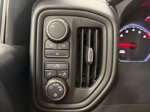 Used 2022 Chevrolet Silverado 2500 Custom w/ Custom Convenience Package AWD/4WD image 23