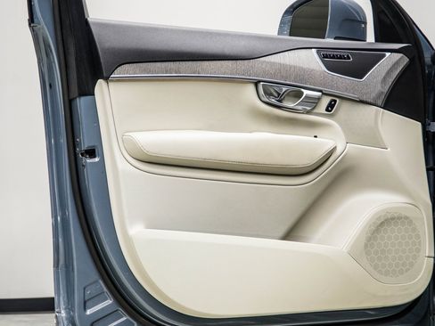 Used 2023 Volvo XC90 B6 Plus w/ Protection Package Premier image 31