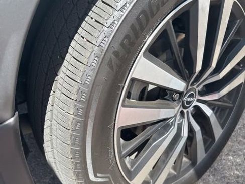 Certified 2024 Nissan Pathfinder Platinum AWD/4WD image 15