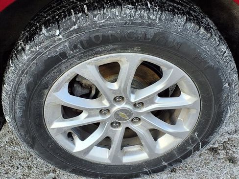 Used 2019 Chevrolet Equinox LT w/ Driver Convenience Package image 8