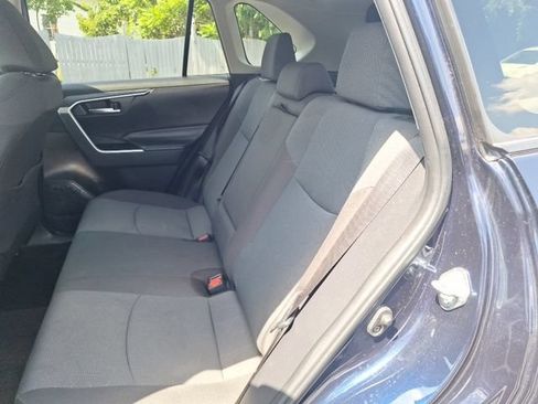 Used 2025 Toyota RAV4 XLE AWD/4WD image 18