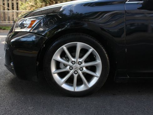 Used 2011 Lexus CT 200h Premium w/ Leather Pkg FWD image 10