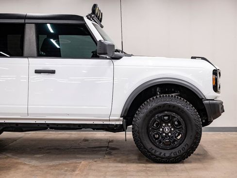 Used 2023 Ford Bronco Wildtrak AWD/4WD image 39