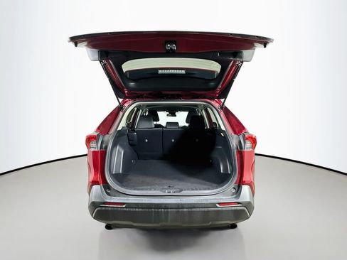 Used 2021 Toyota RAV4 LE FWD image 33
