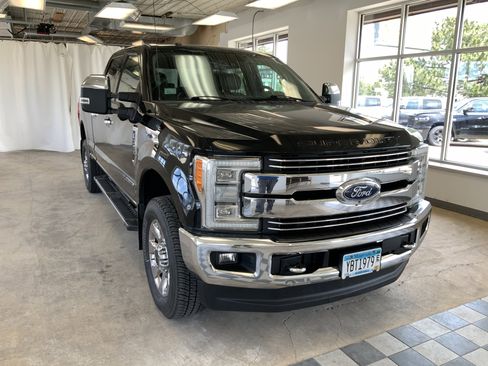 Used 2017 Ford F350 Lariat w/ Lariat Ultimate Package AWD/4WD image 2