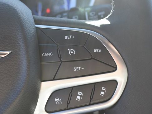 New 2026 Chrysler Pacifica Select image 23