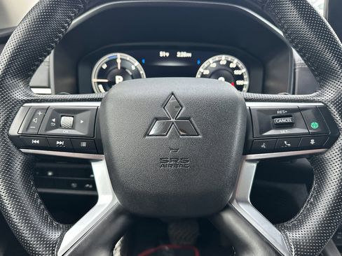 Used 2024 Mitsubishi Outlander Ralliart image 25