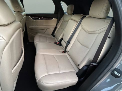 Used 2018 Cadillac XT5 Luxury w/ Driver Awareness Package AWD/4WD image 23
