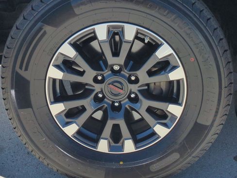 Used 2021 Nissan Titan PRO-4X w/ Pro-4x Convenience Package AWD/4WD image 27