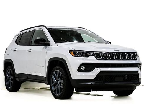New 2026 Jeep Compass Latitude AWD/4WD image 1
