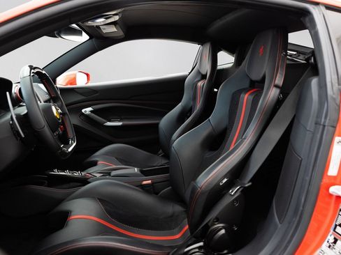 Used 2021 Ferrari F8 Tributo RWD image 19