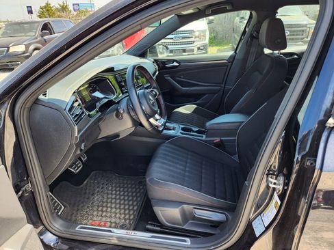 Used 2019 Volkswagen Jetta GLI image 15