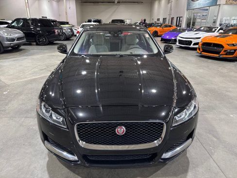 Used 2016 Jaguar XF Prestige image 2