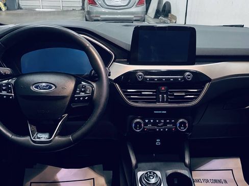 Used 2022 Ford Escape SEL w/ Technology Package FWD image 25