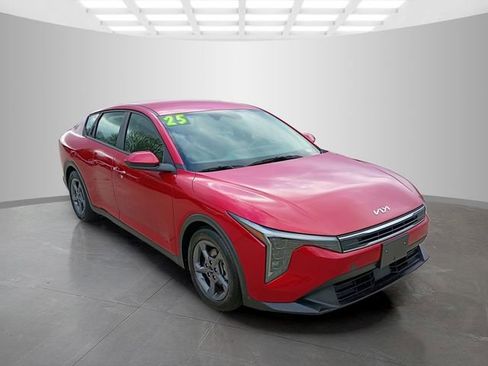 Used 2025 Kia K4 LXS image 3