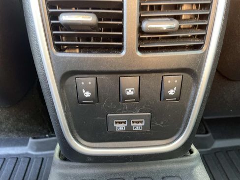 Used 2023 Chrysler 300 Touring L w/ Comfort Group RWD image 12