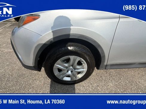 Used 2015 Toyota RAV4 LE FWD image 12