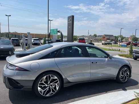 New 2024 Hyundai Ioniq 6 SEL image 4