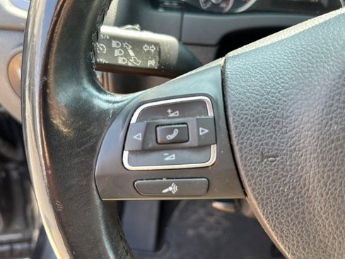 Used 2013 Volkswagen Tiguan S image 20