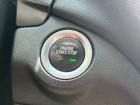 Used 2021 Chevrolet Equinox LT FWD image 13