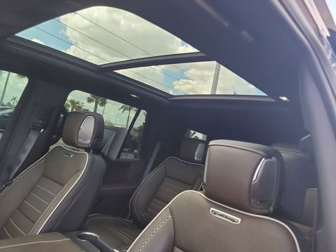 Used 2025 GMC Yukon Denali Ultimate image 23