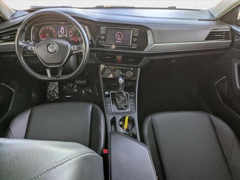 Used 2019 Volkswagen Jetta SE w/ Cold Weather Package image 18