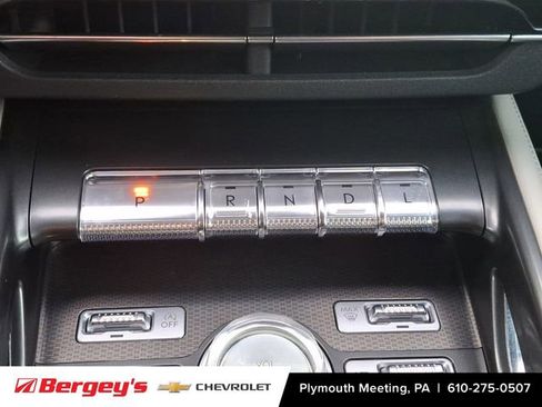 Used 2024 Lincoln Nautilus Premier AWD/4WD image 16