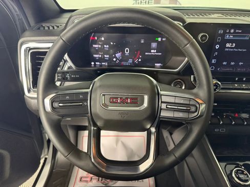 Used 2025 GMC Canyon Elevation AWD/4WD image 13