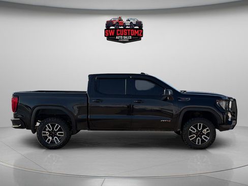 Used 2022 GMC Sierra 1500 AT4 w/ AT4 Preferred Package image 8