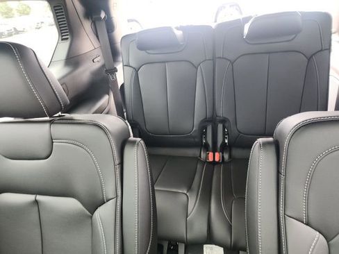 New 2026 Jeep Grand Cherokee L Limited image 21