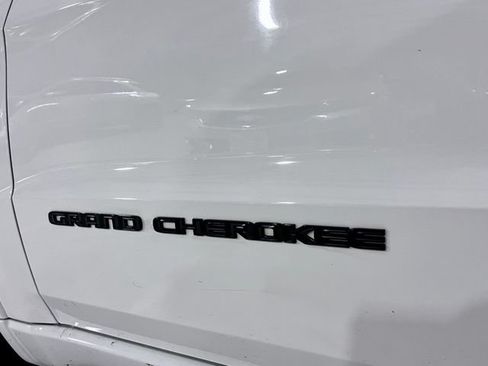 Used 2021 Jeep Grand Cherokee Laredo X AWD/4WD image 31
