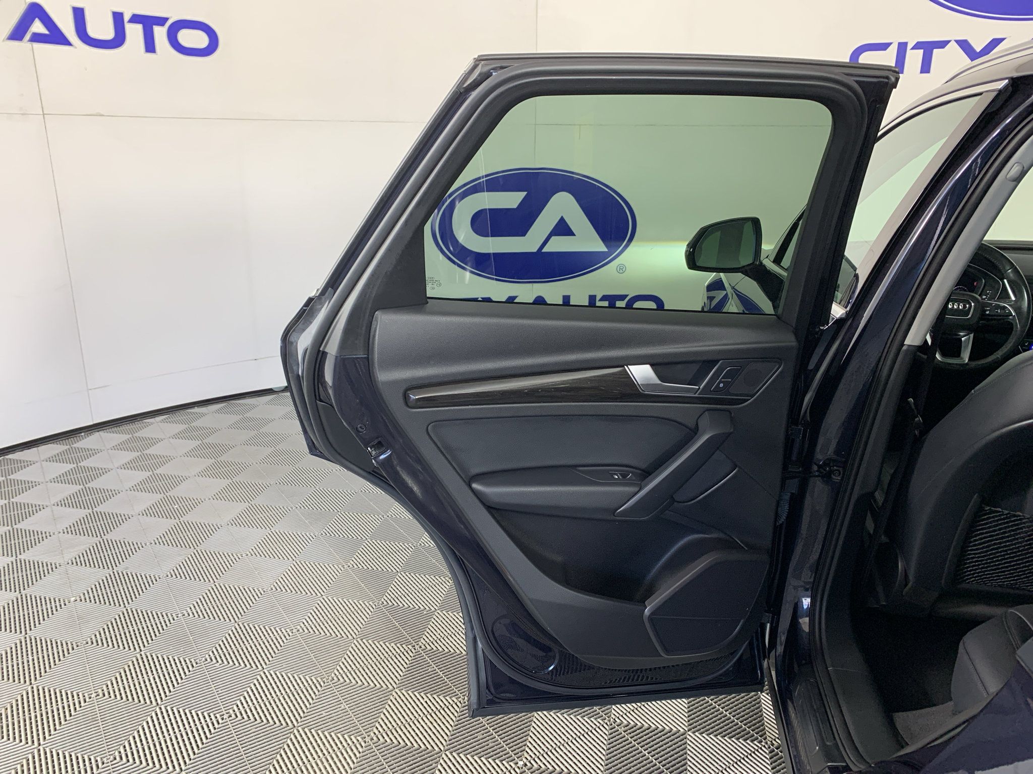 Used 2018 Audi Q5 2.0T Premium Plus w/ Premium Plus Package AWD/4WD image 29