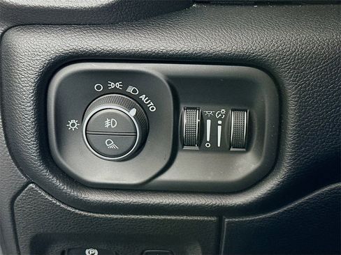 Used 2020 RAM 1500 Laramie w/ Sport Appearance Package image 10