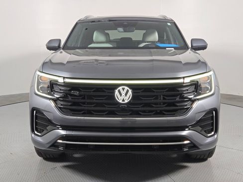 Used 2025 Volkswagen Atlas Cross Sport SEL Premium R-Line AWD/4WD image 8