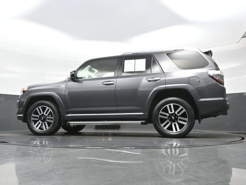 Used 2018 Toyota 4Runner Limited AWD/4WD image 31