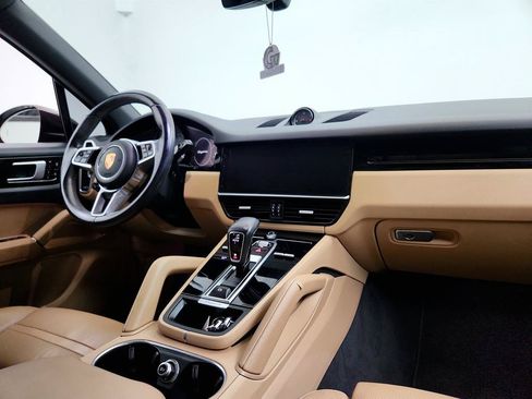 Used 2020 Porsche Cayenne AWD/4WD image 26