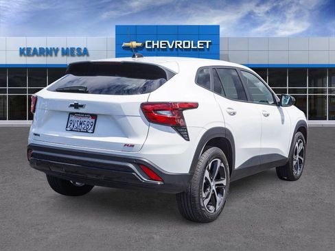 Used 2026 Chevrolet Trax RS w/ Sunroof Package FWD image 6